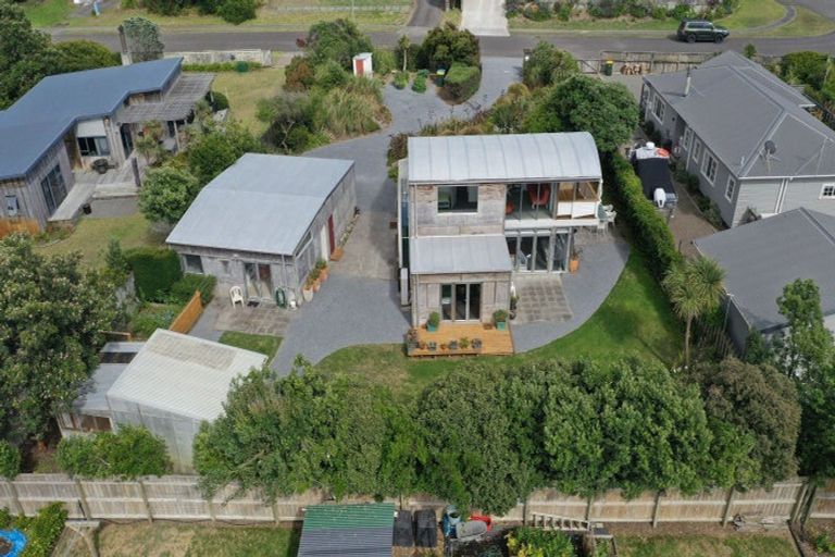 Photo of property in 30 Kent Avenue, Waitarere Beach, Levin, 5510