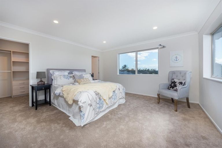 Photo of property in 70 Donegal Park Drive, Flat Bush, Auckland, 2019