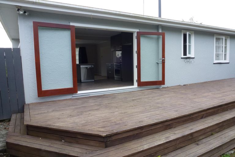 Photo of property in 16 Stirling Crescent, Hokowhitu, Palmerston North, 4410