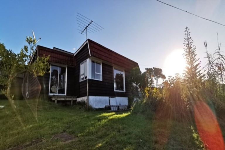 Photo of property in 81 Castor Bay Road, Castor Bay, Auckland, 0620