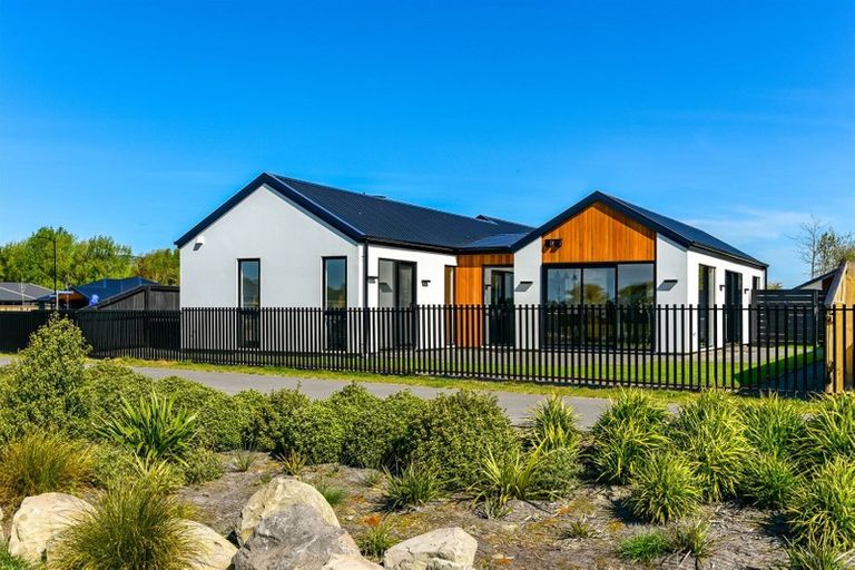 Photo of property in 11 Collier Drive, Halswell, Christchurch, 8025