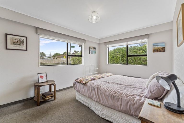 Photo of property in 44 Norfolk Crescent, Otaki Beach, Otaki, 5512