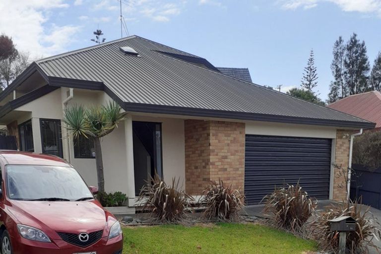 Photo of property in 2/65 Donald Street, Stanmore Bay, Whangaparaoa, 0932