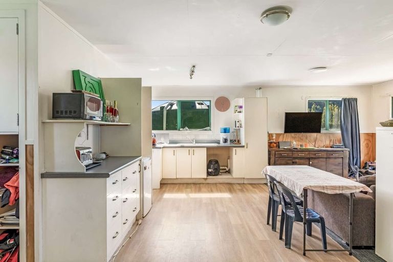 Photo of property in 37 Banks Street, Tolaga Bay, 4077