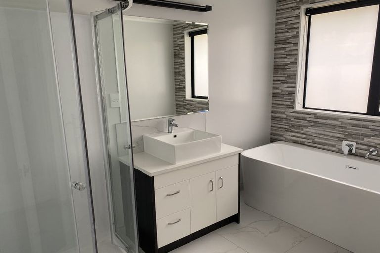 Photo of property in 16 Arahi Place, Rototuna North, Hamilton, 3210