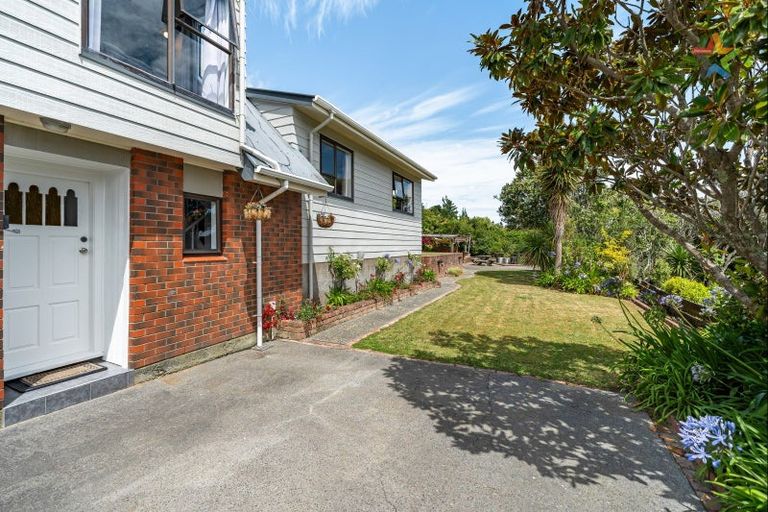 Photo of property in 21 Whitechapel Grove, Stokes Valley, Lower Hutt, 5019
