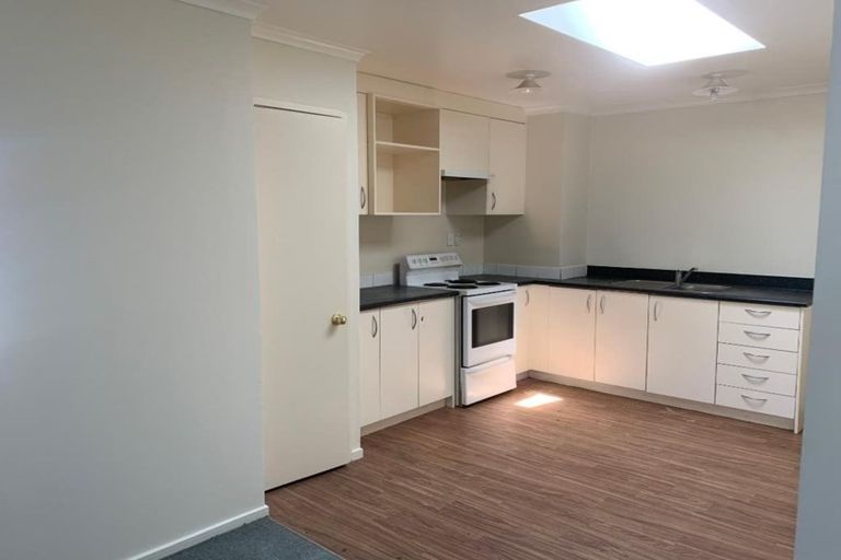 Photo of property in 2a Snead Place, Hamilton East, Hamilton, 3216