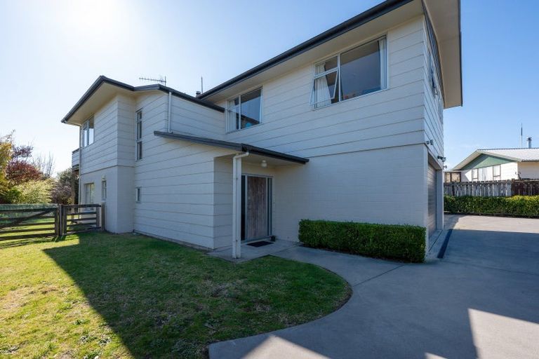 Photo of property in 19 Ward Place, Richmond Heights, Taupo, 3330