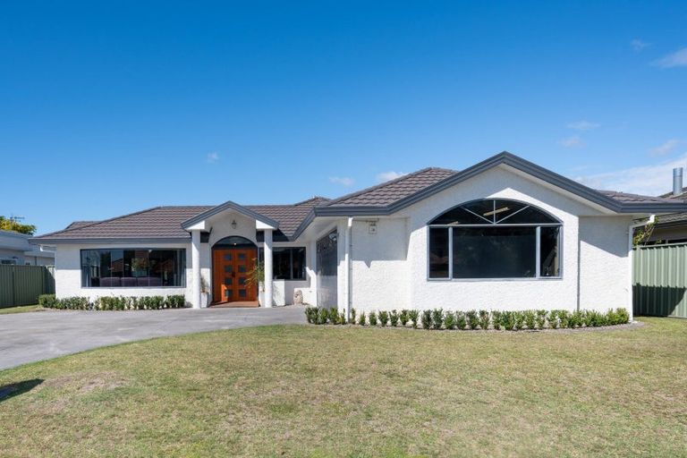 Photo of property in 81 Kensington Drive, Taradale, Napier, 4112