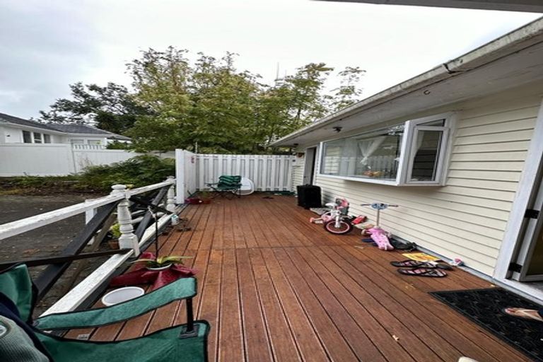 Photo of property in 6 Arahoe Road, New Lynn, Auckland, 0600