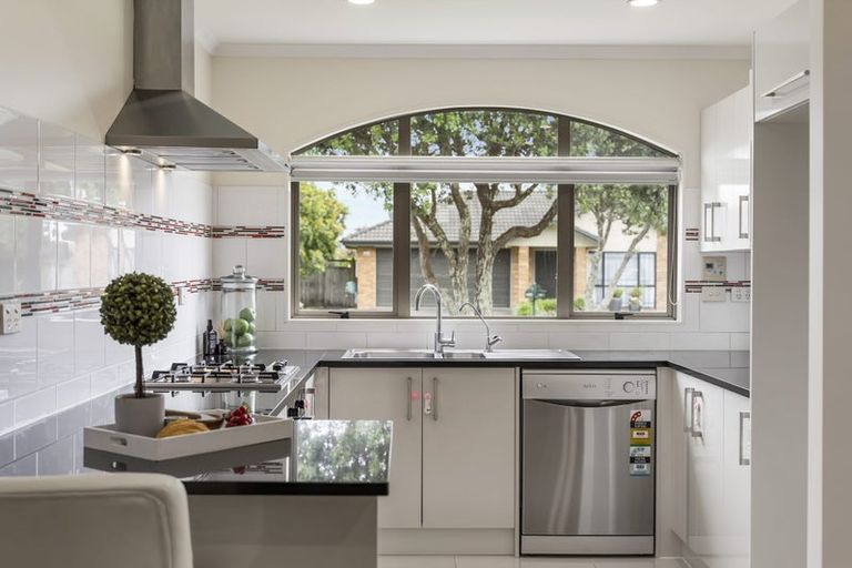 Photo of property in 48 Blackwood Drive, Wattle Downs, Auckland, 2103