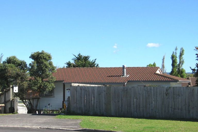 Photo of property in 24 Crosby Road, West Harbour, Auckland, 0618