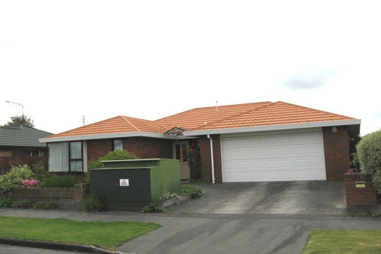 Photo of property in 2/1 Apollo Place, Papanui, Christchurch, 8052