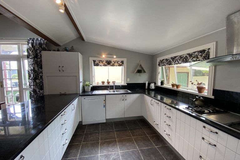 Photo of property in 4 Mouatt Street, Waitara, 4320