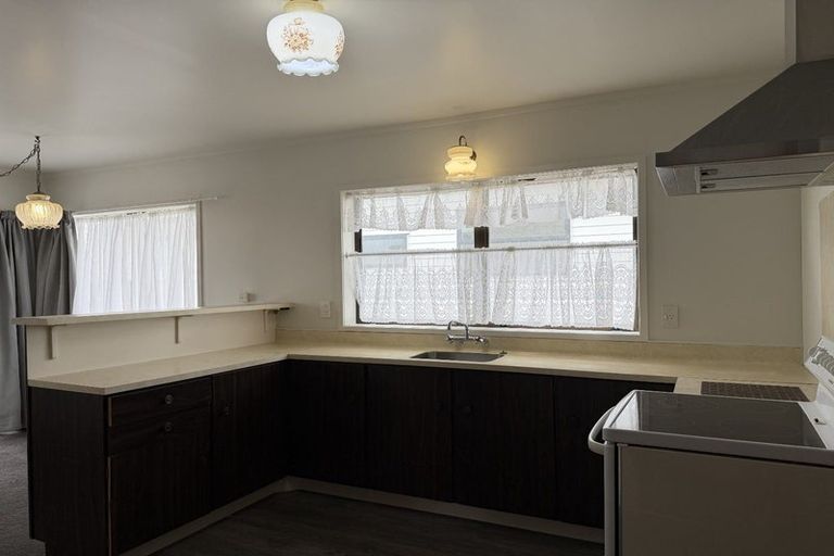 Photo of property in 1/75a West Coast Road, Glen Eden, Auckland, 0602