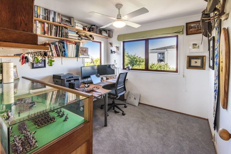 Photo of property in 8a Wicklow Road, Narrow Neck, Auckland, 0622