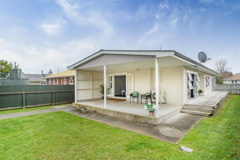 Photo of property in 9 Fagan Street, Bulls, 4818