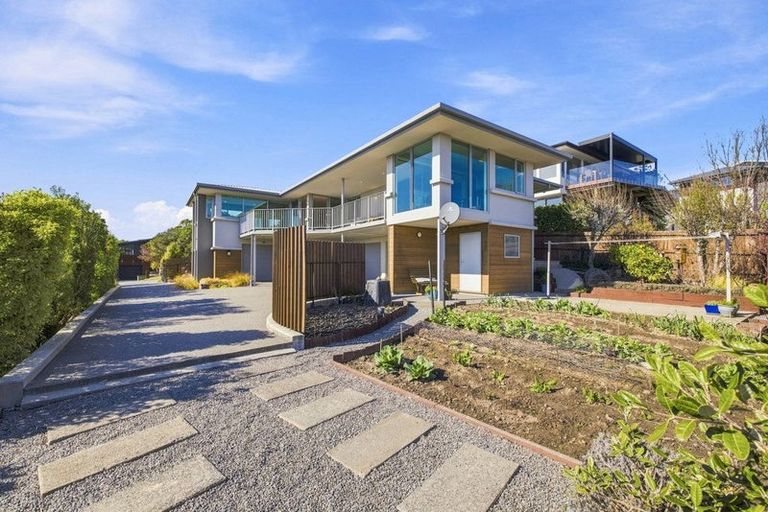 Photo of property in 271 Cannon Hill Crescent, Mount Pleasant, Christchurch, 8081