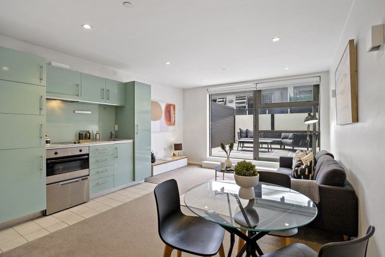 Photo of property in 2r/80 Richmond Road, Grey Lynn, Auckland, 1021