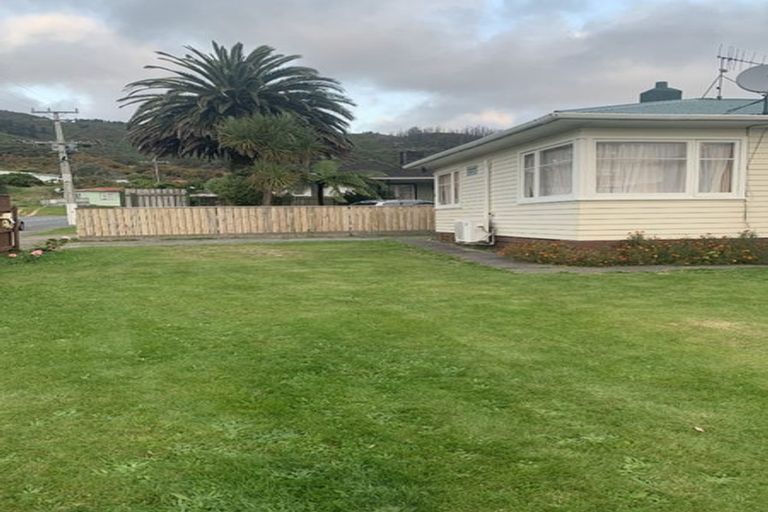 Photo of property in 4 Castlerea Street, Wainuiomata, Lower Hutt, 5014