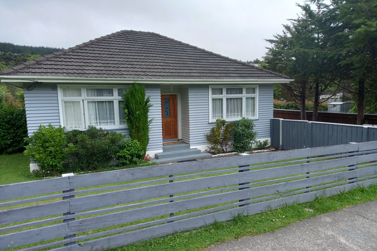 Photo of property in 36 Field Street, Silverstream, Upper Hutt, 5019