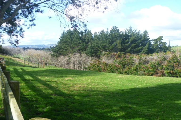 Photo of property in 325 Sim Road, Paerata, Pukekohe, 2676