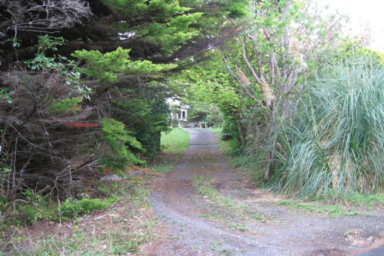 Photo of property in 85 Wood Bay Road, Titirangi, Auckland, 0604