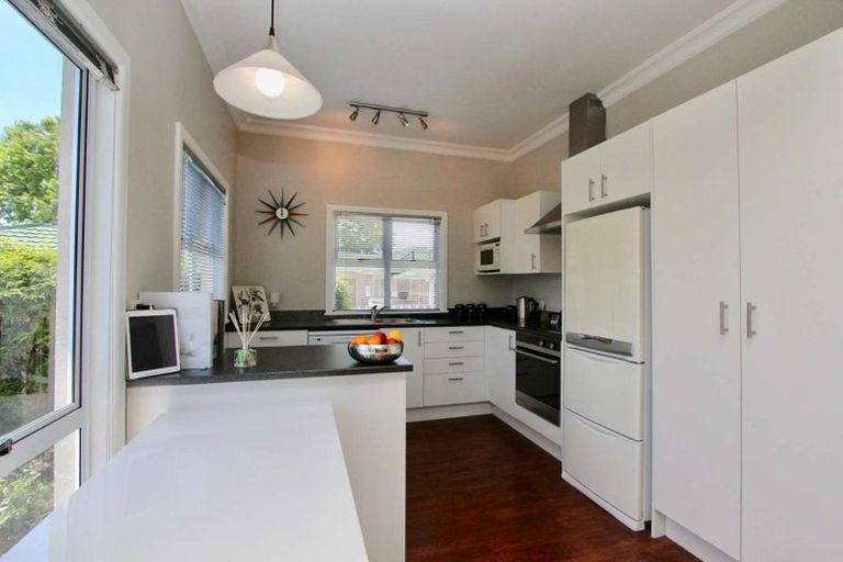 Photo of property in 1/2 Anzac Avenue, Onekawa, Napier, 4110