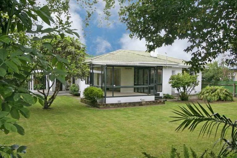 Photo of property in 120 Pahiatua Street, Hokowhitu, Palmerston North, 4410