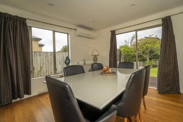 Photo of property in 29 Erlestoke Crescent, Churton Park, Wellington, 6037