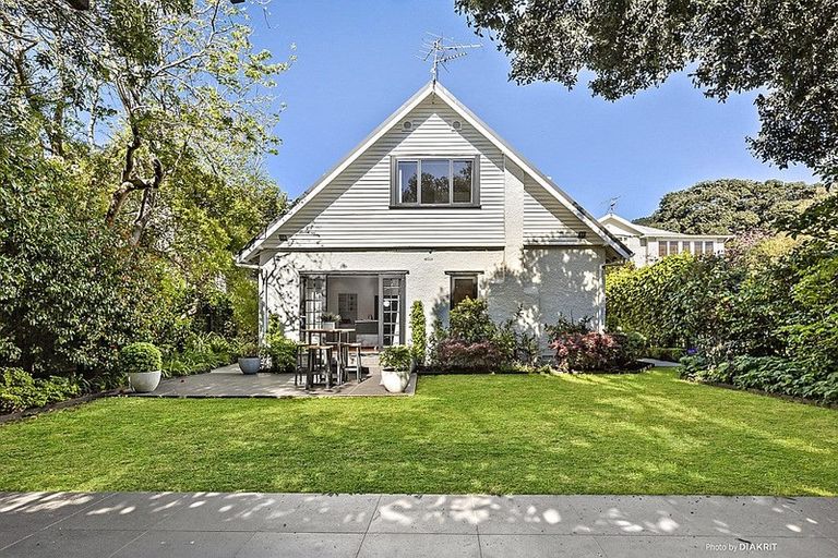 Photo of property in 54b Hobson Street, Thorndon, Wellington, 6011