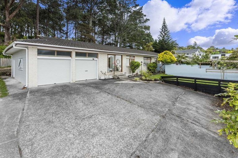 Photo of property in 58 Ravenwood Drive, Forrest Hill, Auckland, 0620