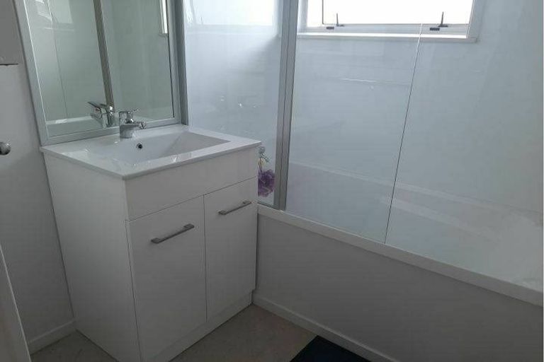 Photo of property in 10/90 Kenderdine Road, Papatoetoe, Auckland, 2025