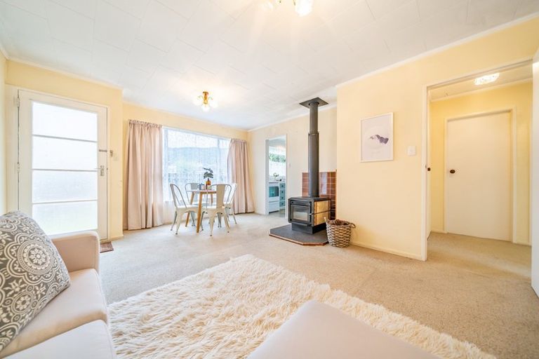 Photo of property in 1/59 Gemstone Drive, Birchville, Upper Hutt, 5018