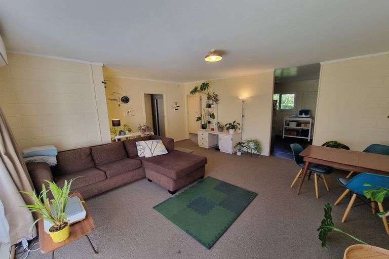 Photo of property in 2 Konini Road, Titirangi, Auckland, 0604