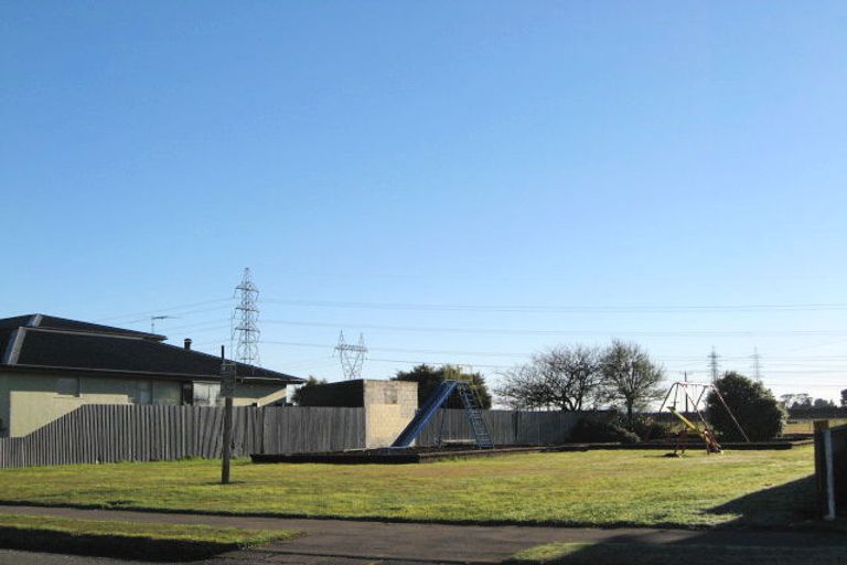 Photo of property in 74 Moffett Street, Islington, Christchurch, 8042