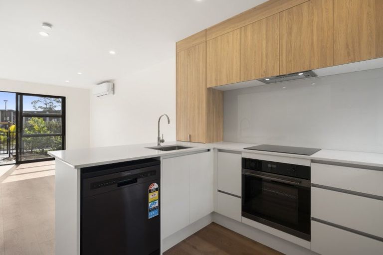 Photo of property in 43 Jabuka Street, Glen Eden, Auckland, 0602