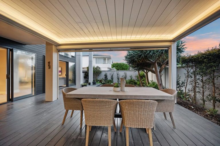 Photo of property in 9 Craig Road, Milford, Auckland, 0620