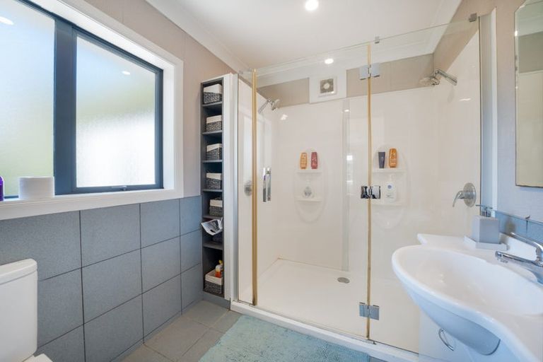 Photo of property in 20 Wantwood Grove, Churton Park, Wellington, 6037