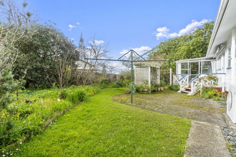 Photo of property in 1 Denver Avenue, Sunnyvale, Auckland, 0612