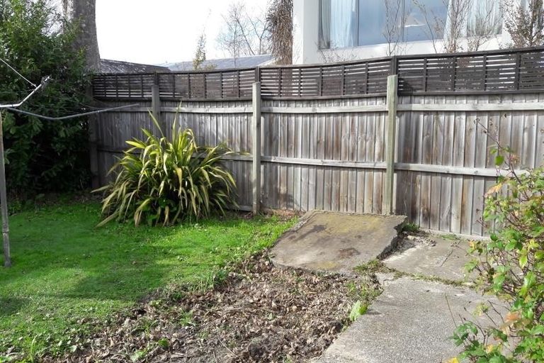 Photo of property in 56 Aikmans Road, Merivale, Christchurch, 8014