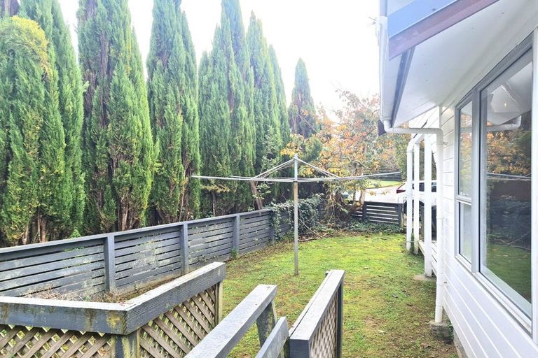 Photo of property in 13a Kingsbridge Place, Newlands, Wellington, 6037