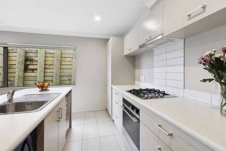 Photo of property in 18 Moonsail Drive, Whitby, Porirua, 5024