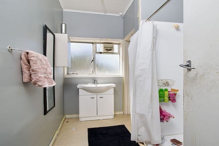 Photo of property in 22 Coote Road, Bluff Hill, Napier, 4110