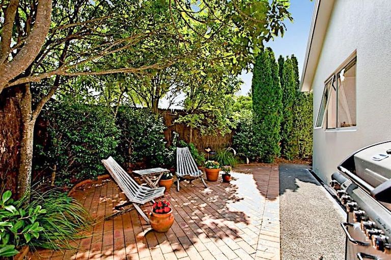 Photo of property in 67 Balmain Road, Birkenhead, Auckland, 0626