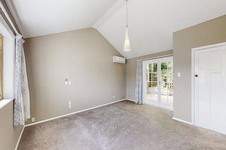 Photo of property in 19 Scarborough Terrace, Mount Victoria, Wellington, 6011