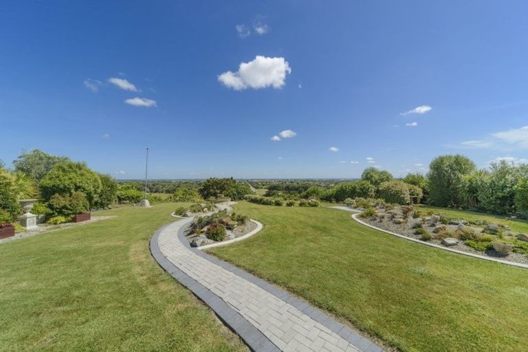 Photo of property in 27 The Strand, Fitzherbert, Palmerston North, 4410