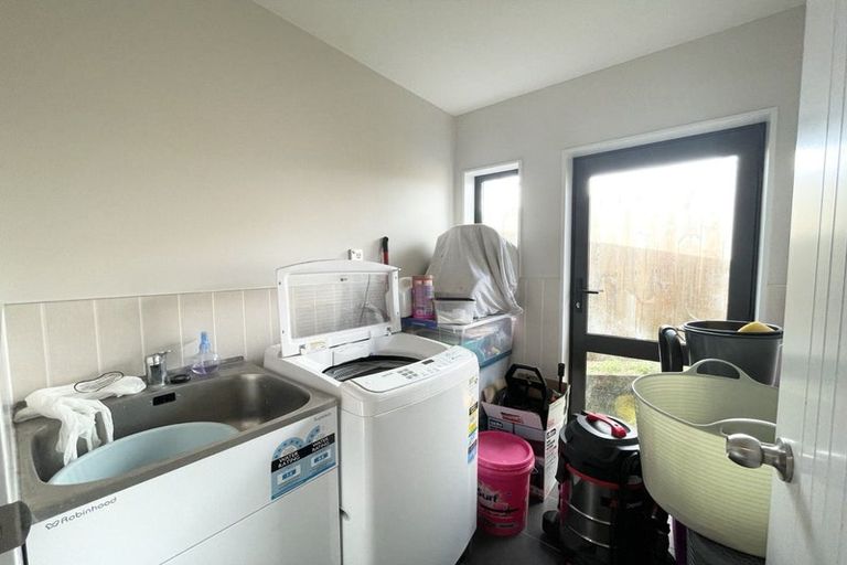 Photo of property in 32a Kelman Road, Kelston, Auckland, 0602