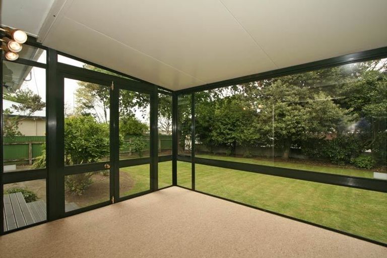 Photo of property in 120 Pahiatua Street, Hokowhitu, Palmerston North, 4410