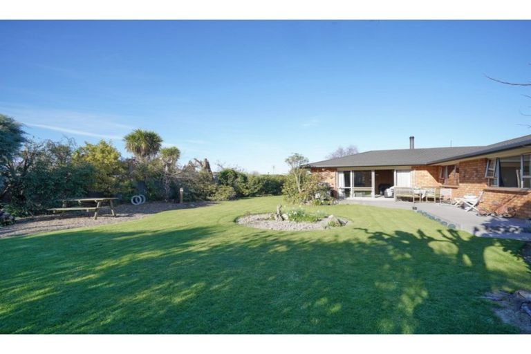 Photo of property in 10 Walker Place, Rangiora, 7400